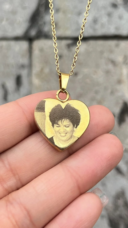 COLLAR CORAZON FOTOGRABADO EN ACERO DORADO