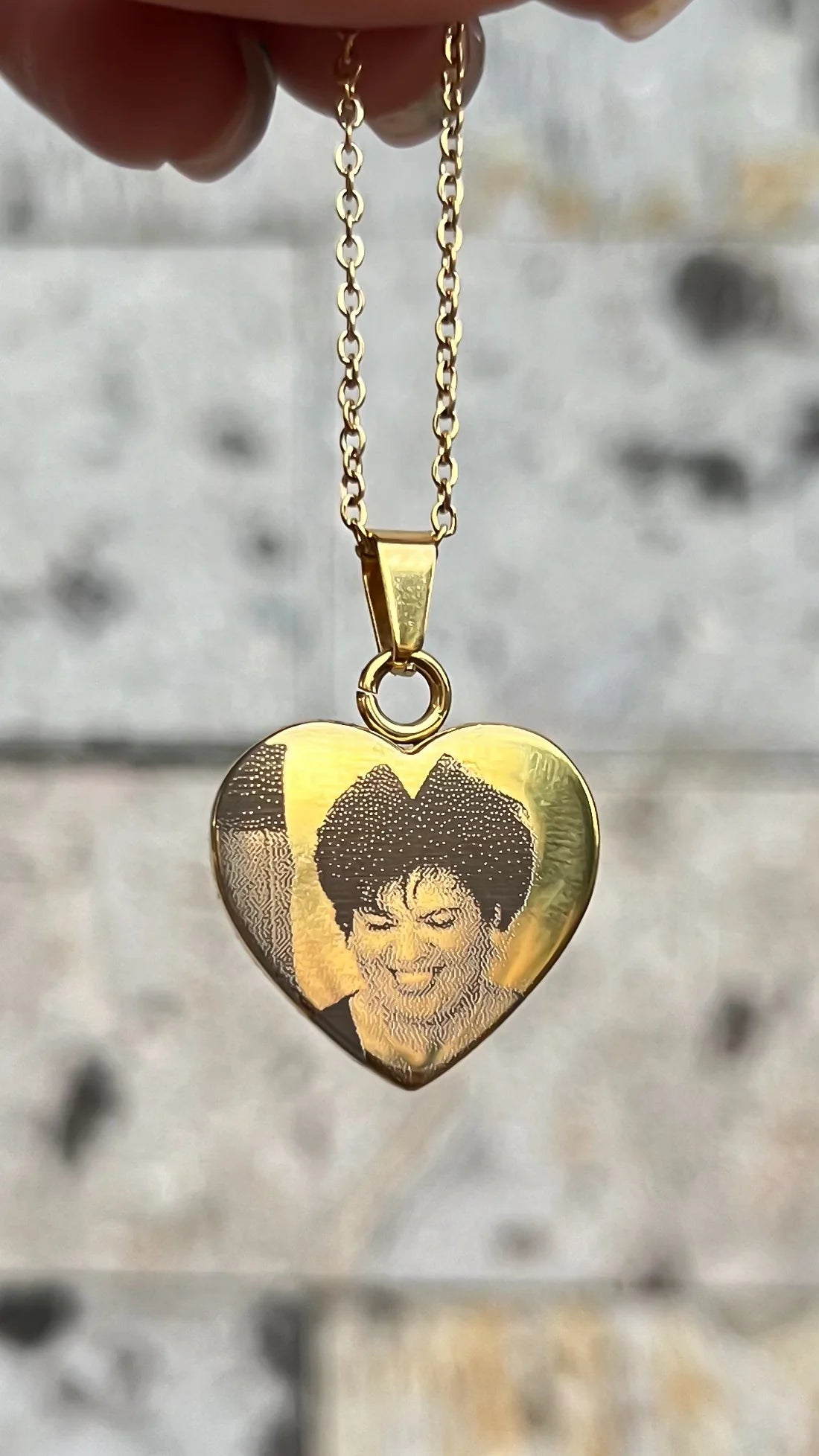 COLLAR CORAZON FOTOGRABADO EN ACERO DORADO